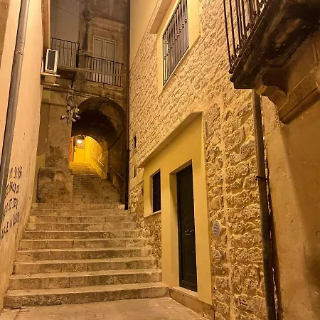 Spellico 571 E 572 Guest house Modica